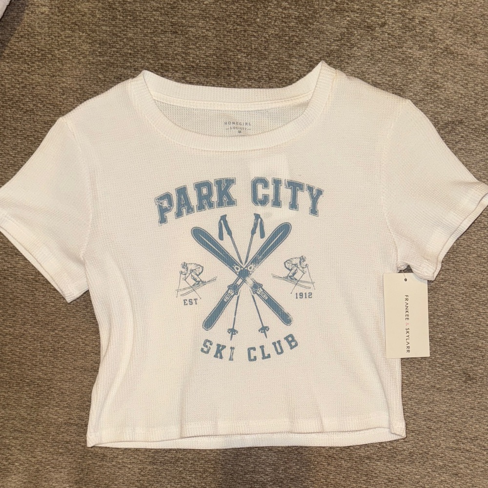 Frankie & Sparrow White 'Park City Ski Club' Cropped Tee